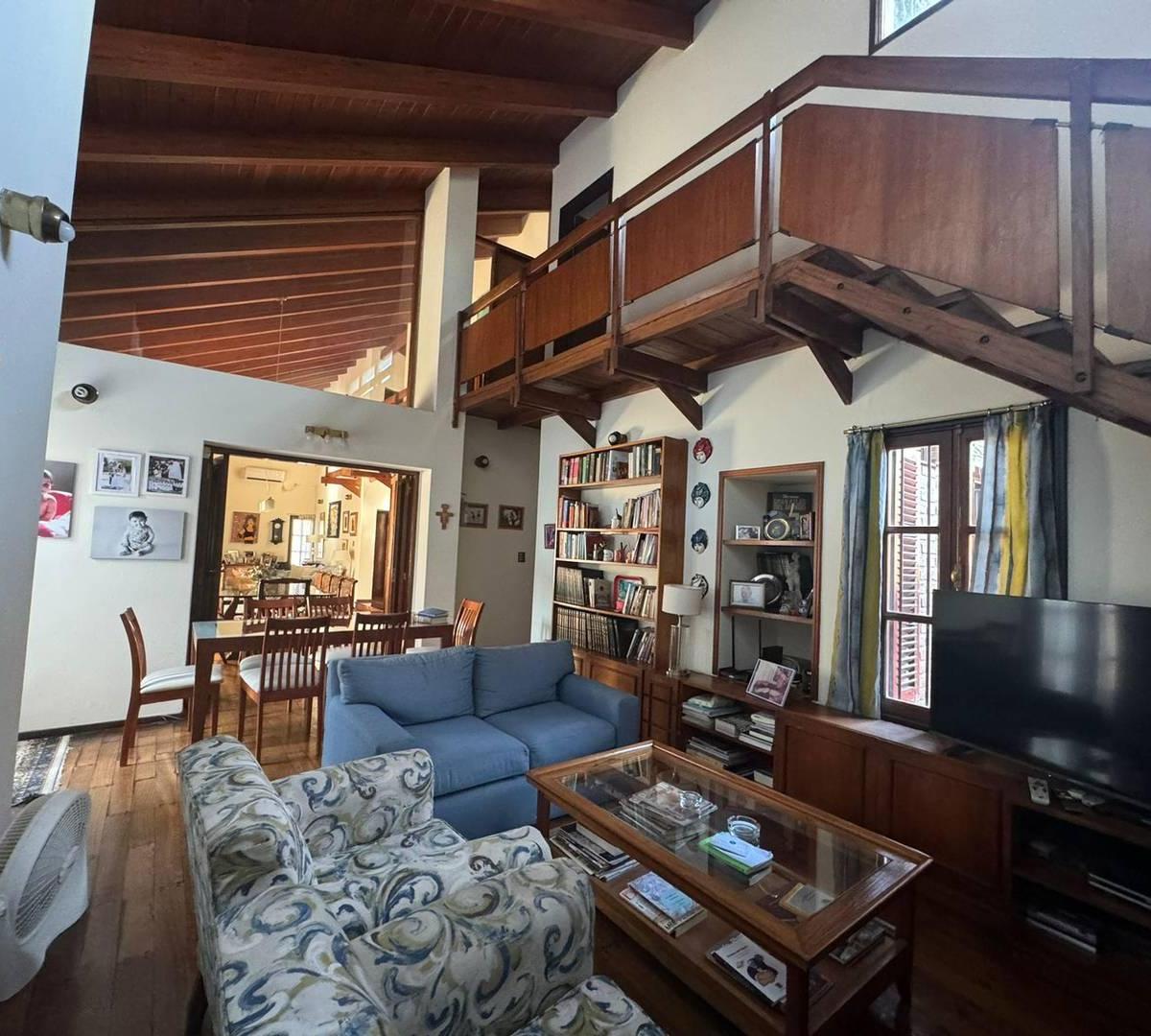 Foto de APTO CRÉDITO. Venta Casa en Villa Belgrano sobre Calle Neper, imagen 3