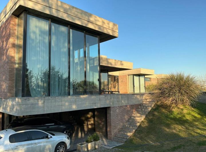 Alquiler amoblado Casa en La Cascada Country Golf- 2 domitorios- PILETA- JACUZZI- AMBIENTES AMPLIOS 4