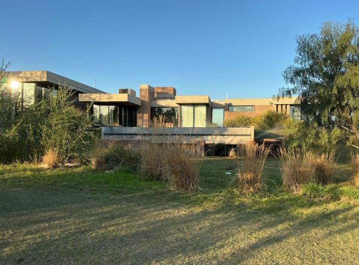 Alquiler amoblado Casa en La Cascada Country Golf- 2 domitorios- PILETA- JACUZZI- AMBIENTES AMPLIOS 5