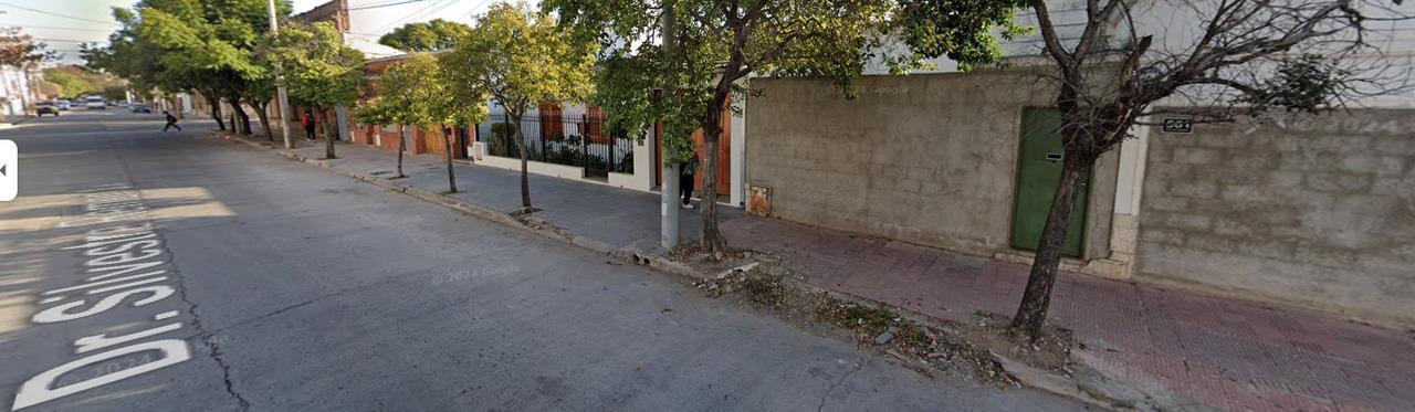 Venta Terreno apto desarrollo PB + 7 pisos en B° Alberdi (casa a demoler)