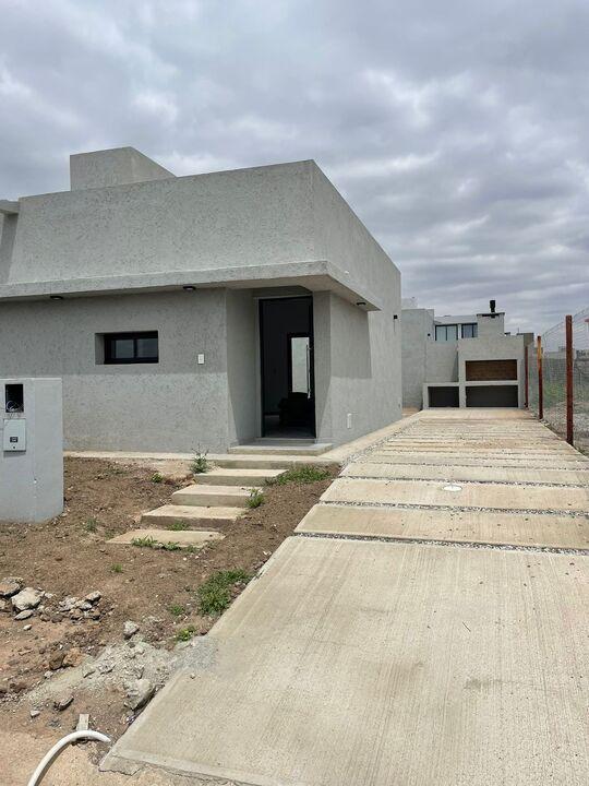 CASA EN VENTA - 1 PLANTA - 2 DORMITORIOS + ASADOR!