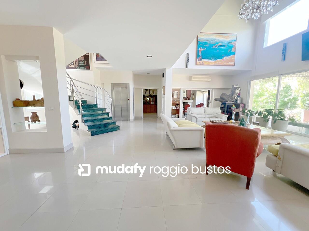 Foto de CASA EN VENTA EN LOMAS DE LA CAROLINA - FONDO GOLF, 5 DORMITORIOS, imagen 3