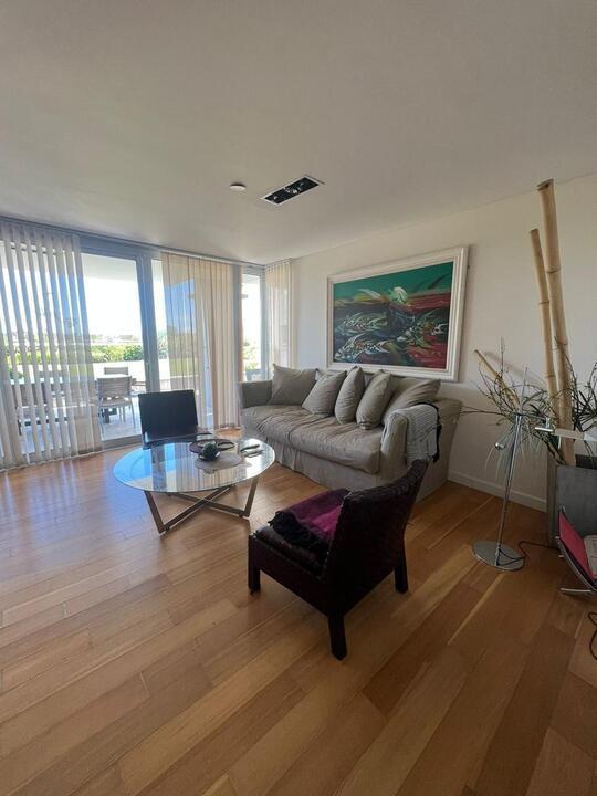 Vendo Departamento en complejo Chateau Village. Planta baja. 3 dorm. con patio. Villa Belgrano.