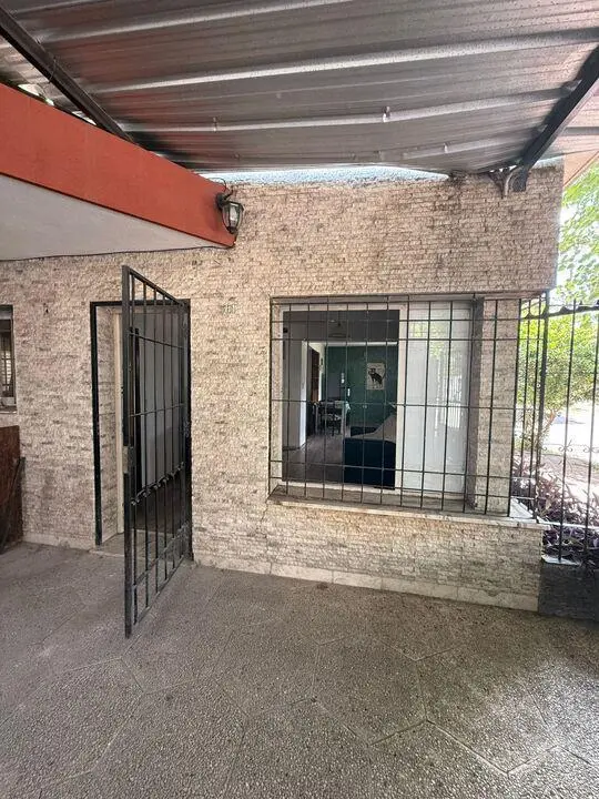 Venta 2 Casas en Una! en Barrio San Martin, reciclada a nueva! ideal para renta. 5