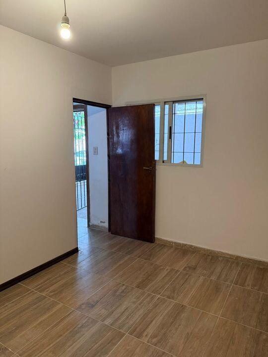 Venta 2 Casas en Una! en Barrio San Martin, reciclada a nueva! ideal para renta.