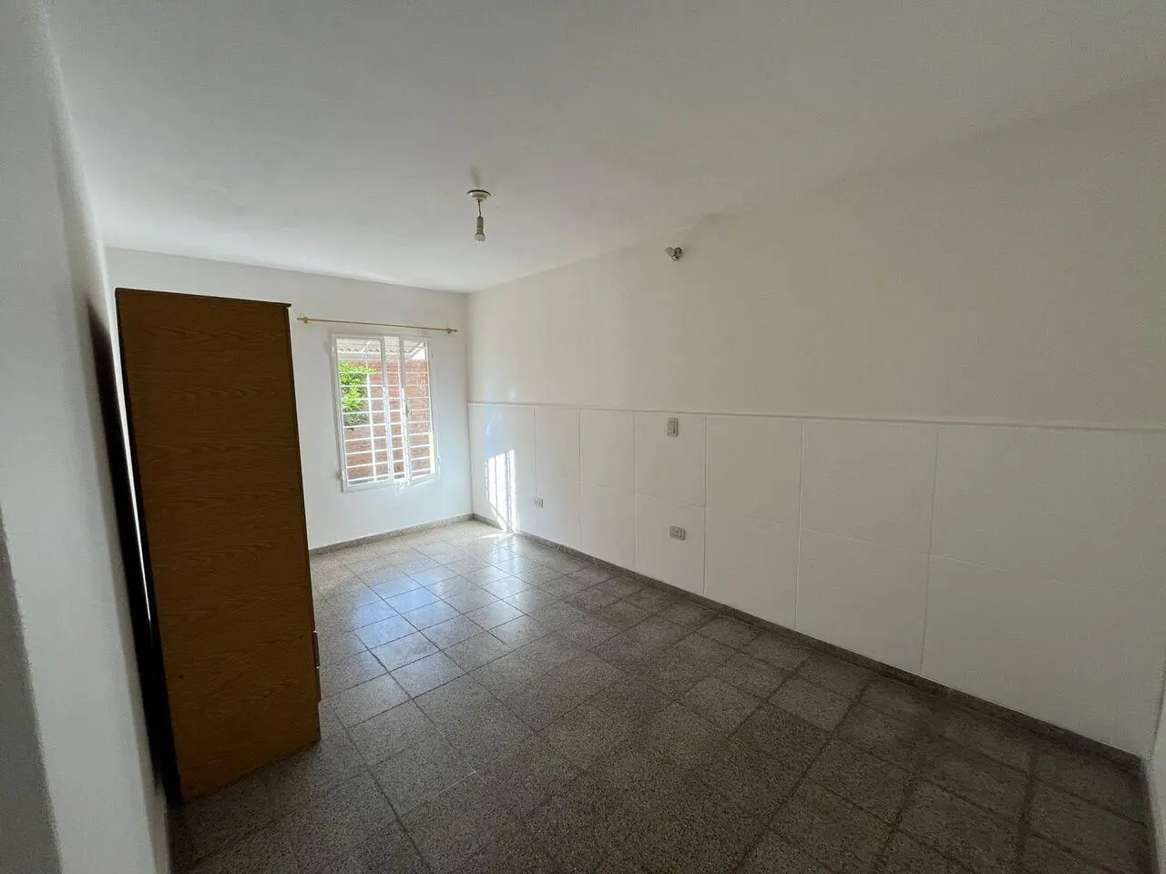 Alquiler PH de 2 Dormitorios con cochera en Housing, Jardin y Patio. Alquiler incluye impuestos 5