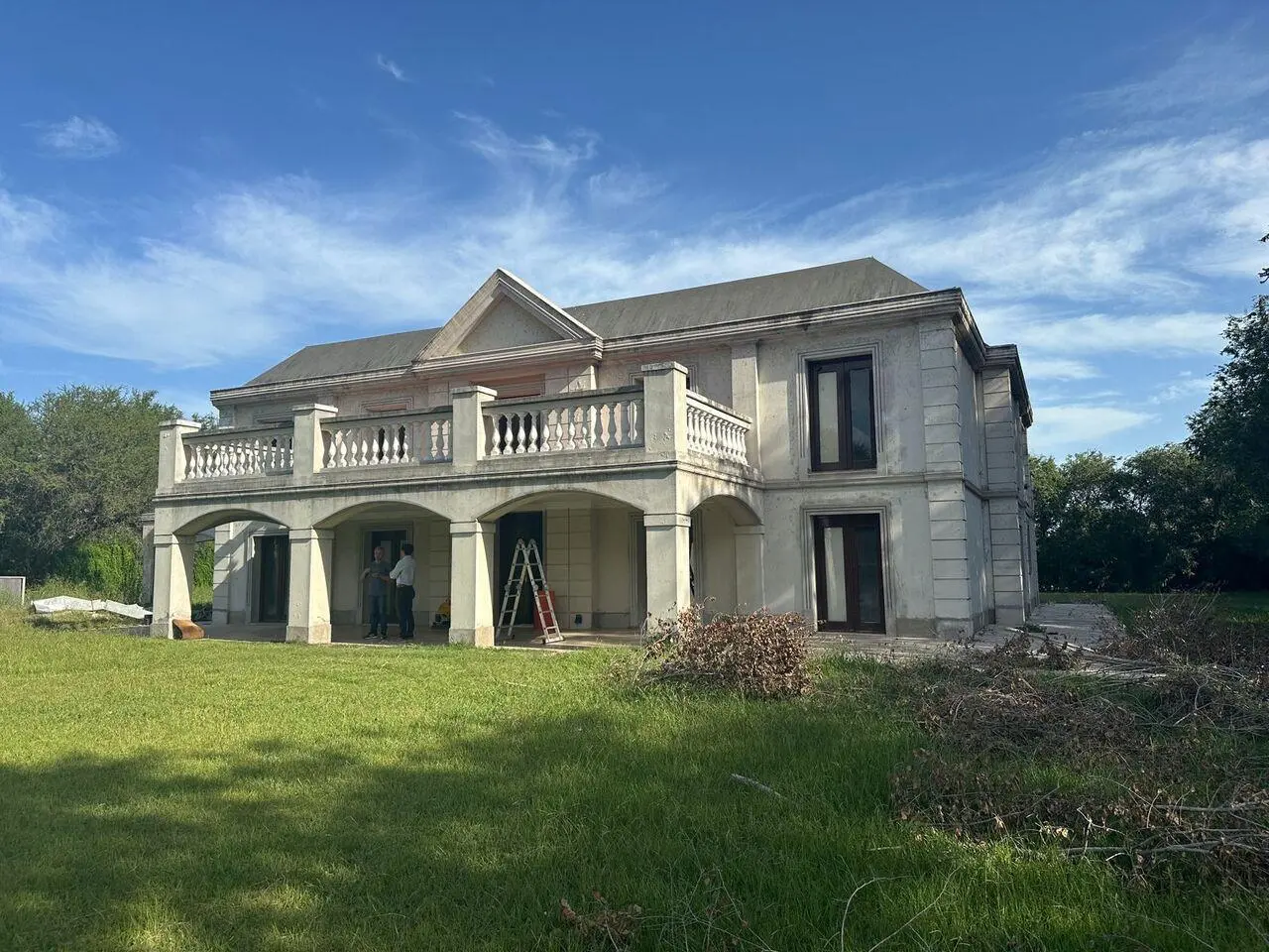 VENTA CASA EN GUAYAQUIL VILLA ALLENDE. 4500 m2 de terreno. 2