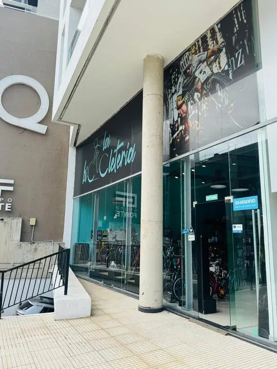 Alquiler de local comercial en Paseo Quattro, apto gastronomico, Villa Carlos Paz 5