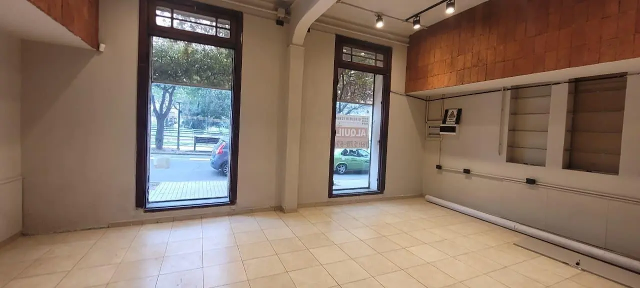 ALQUILER DE HERMOSA CASONA PARA USO COMERCIAL 3