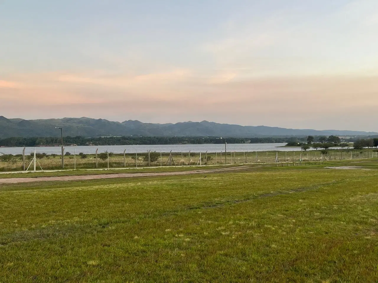 Lote en venta frente al lago - Puerto del Aguila 4