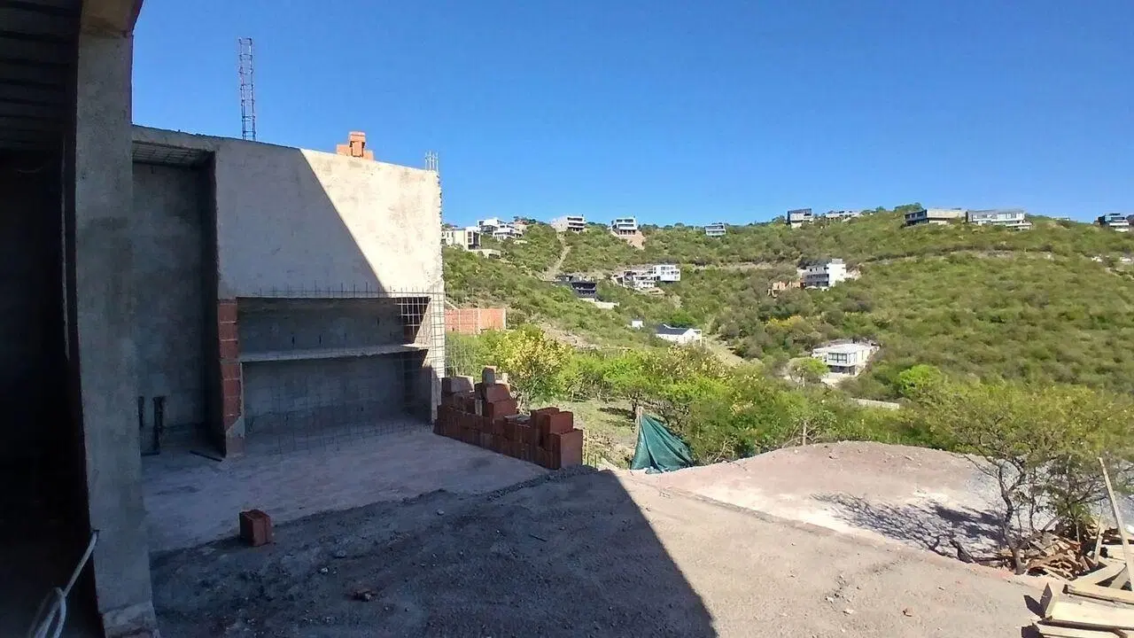 Casa en venta - 3 Dormitorios - La Deseada, Calera 3