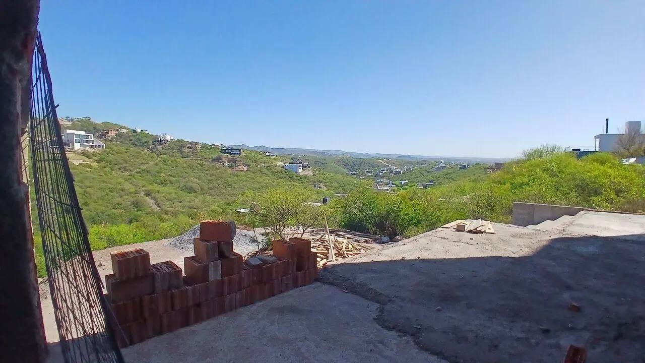 Casa en venta - 3 Dormitorios - La Deseada, Calera 4