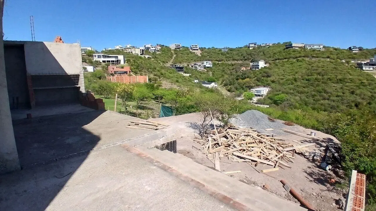 Casa en venta - 3 Dormitorios - La Deseada, Calera 2
