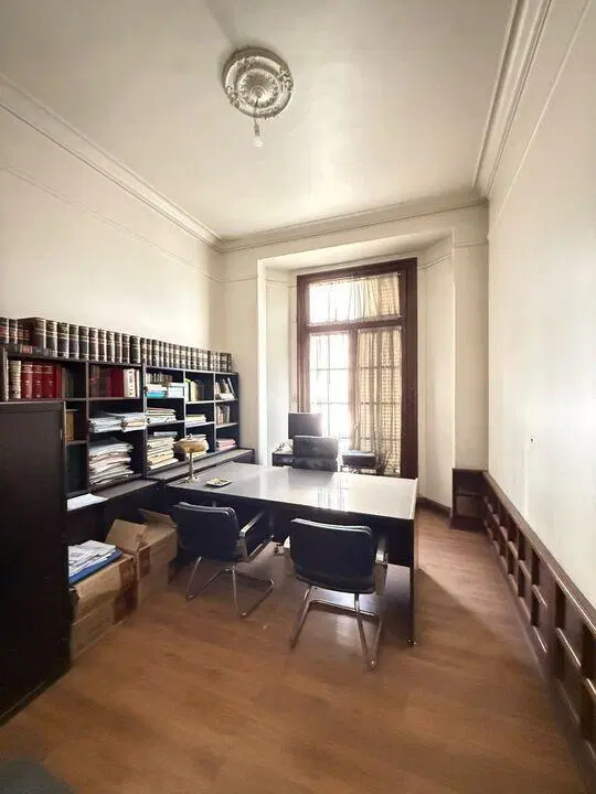 VENTA DE OFICINA de 200 m2 CENTRO 3