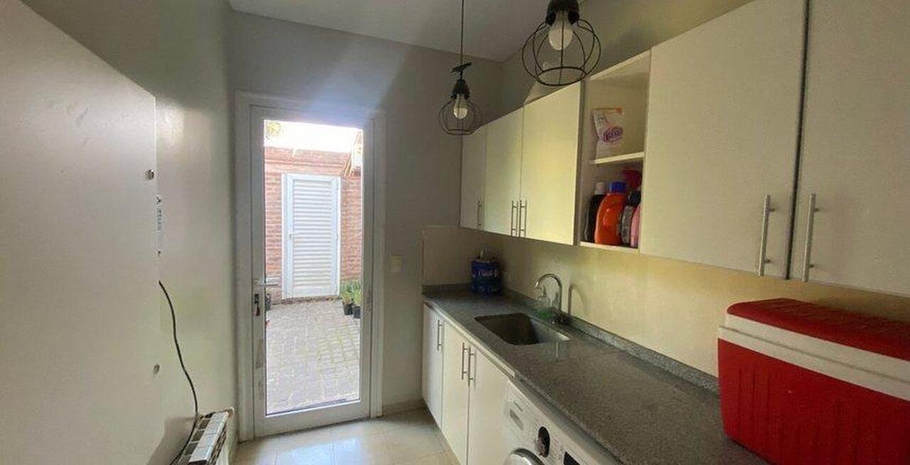 Foto de Casa en Venta - 3 Dormitorios - El Bosque, imagen 5
