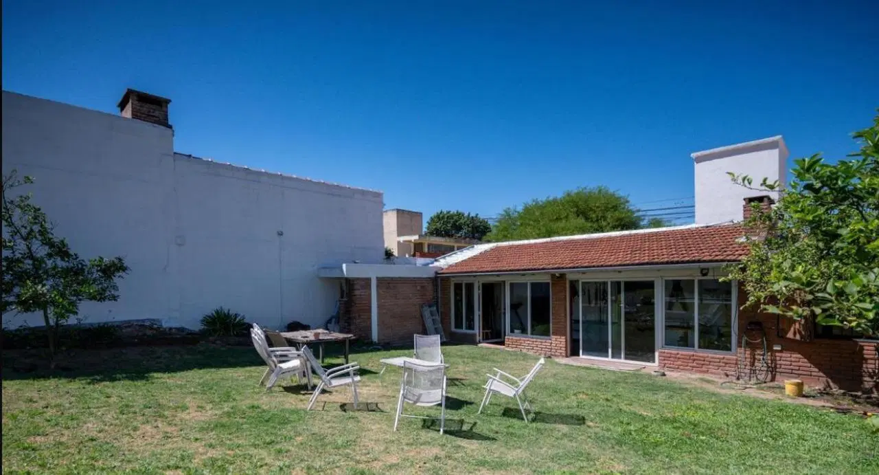 VENTA CASA 3 DORMITORIOS CON PILETA EN QUINTAS DE ARGÜELLO 1