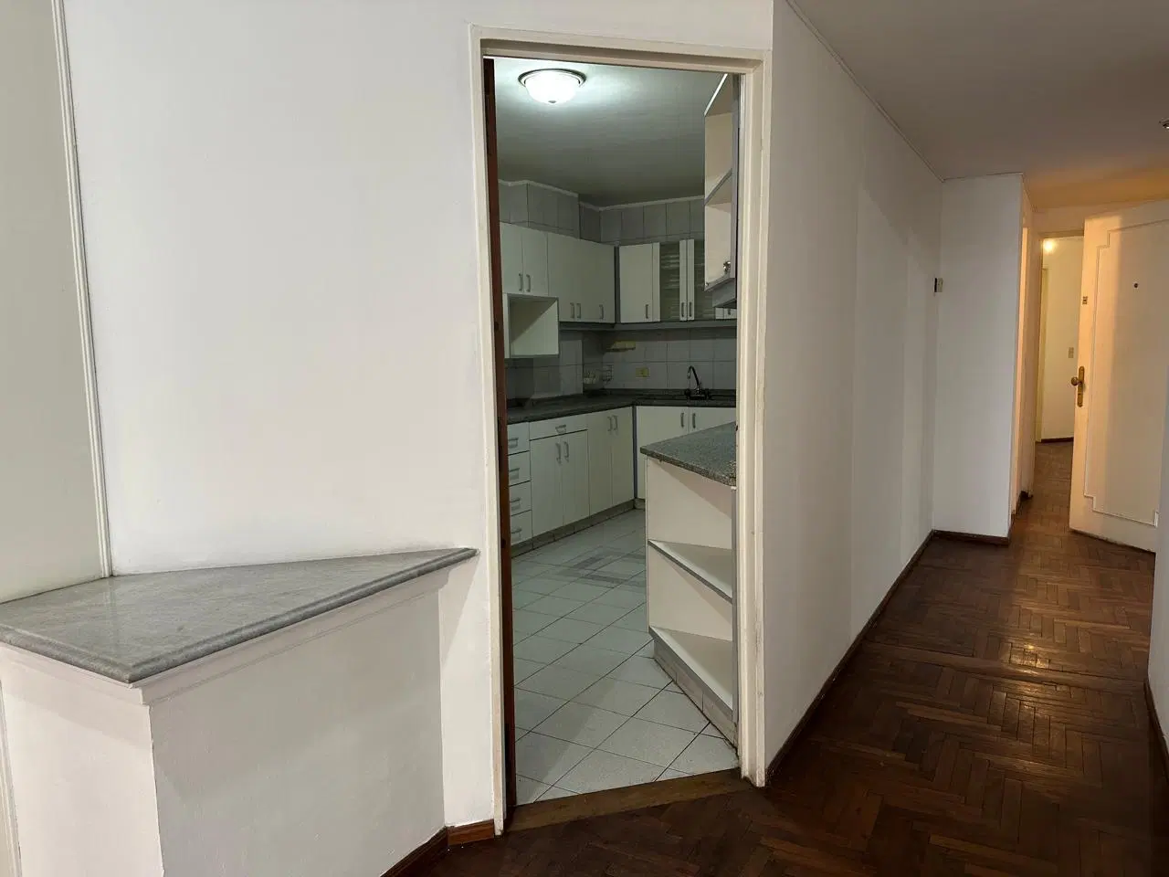Venta de departamento en nueva córdoba. 3 dormitorios. 2 cocheras. Balcón. 4