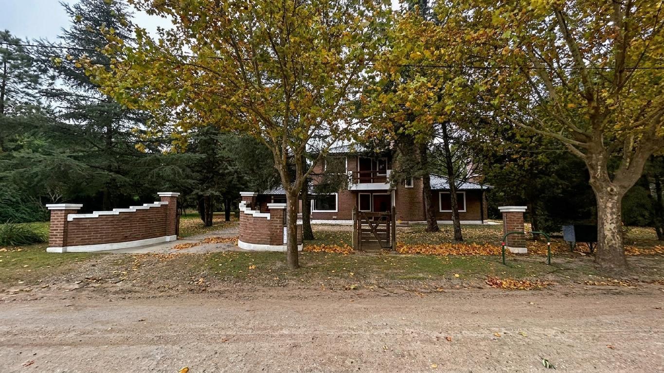ALQUILER – CASA EN CAMPOS DEL VIRREY - 2 HABITACIONES