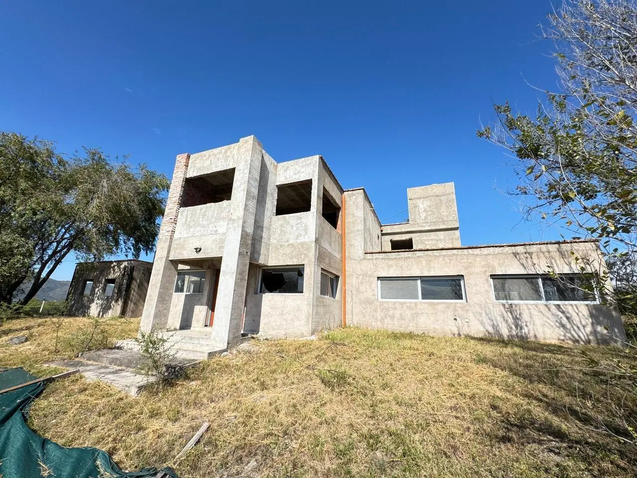 VENTA CASA EN COUNTRY ALTOS CARLOS PAZ A TERMINAR 3
