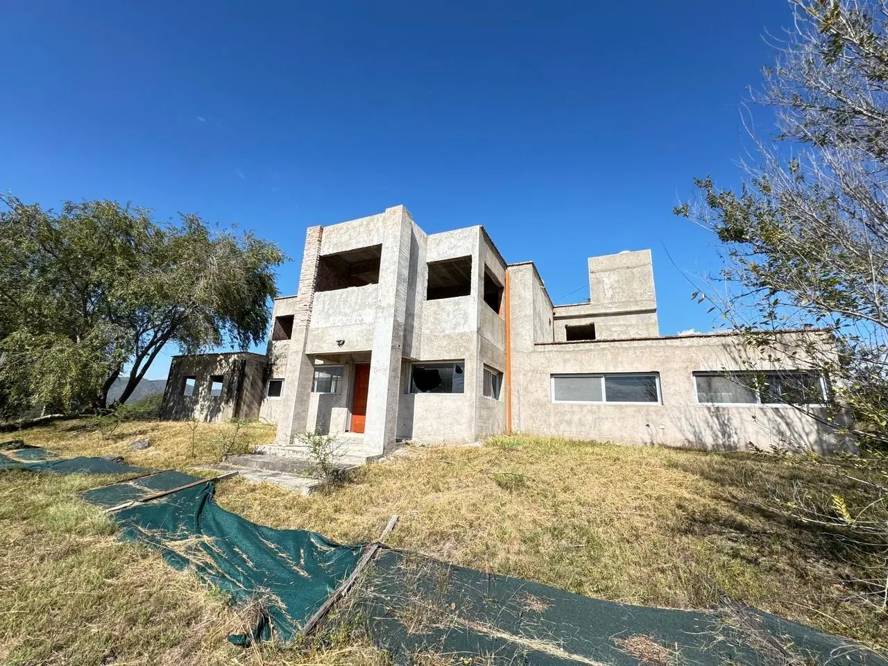 VENTA CASA EN COUNTRY ALTOS CARLOS PAZ A TERMINAR 4