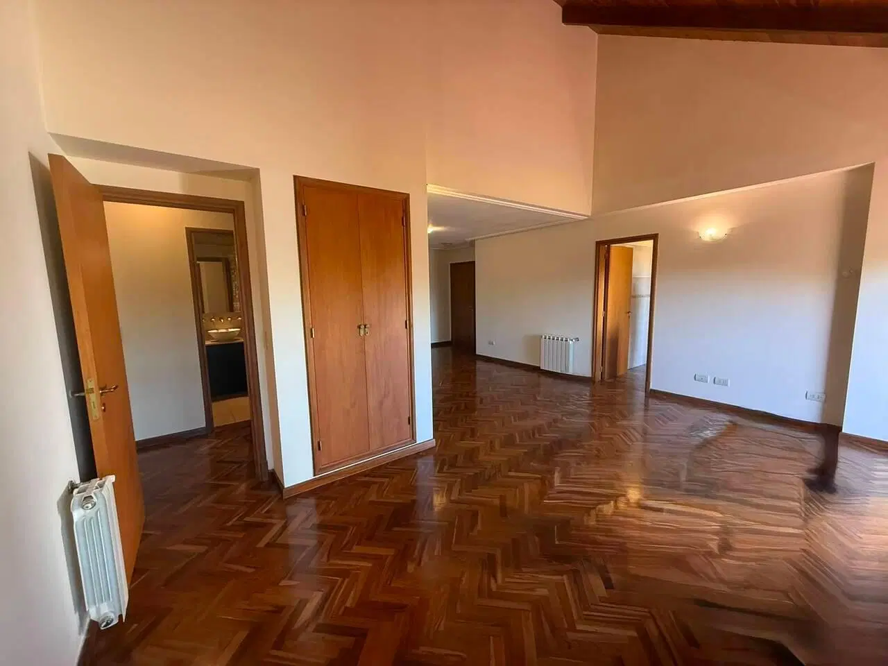 SE VENDE | APTO CRÉDITO | Penthouse 2 Dormitorios y Medio |2 Cochera+Baulera | Vista a las Sierras 2
