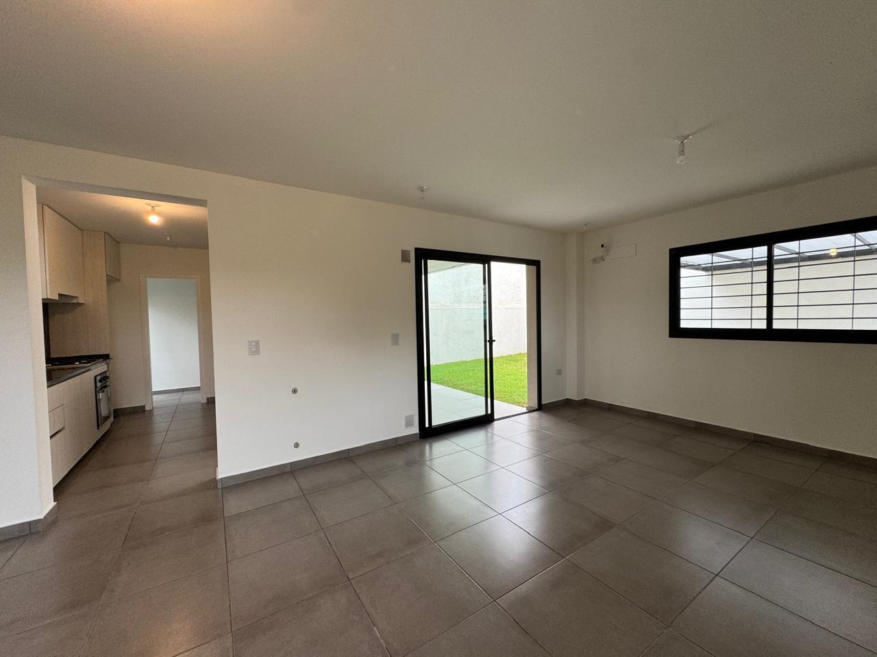 Foto de CASA EN ALQUILER VALLE ESCONDIDO, 3 DORMITORIOS, 3 BAÑOS + GALERIA C/ ASADOR Y COCHERA., imagen 4