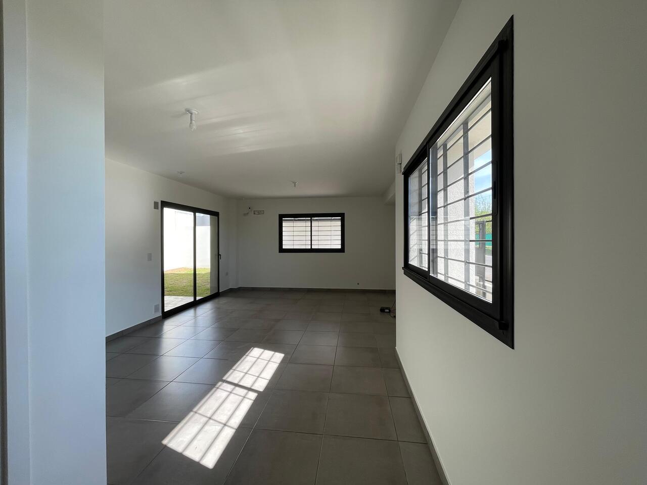 Foto de CASA EN ALQUILER VALLE ESCONDIDO, 3 DORMITORIOS, 3 BAÑOS + GALERIA C/, imagen 4