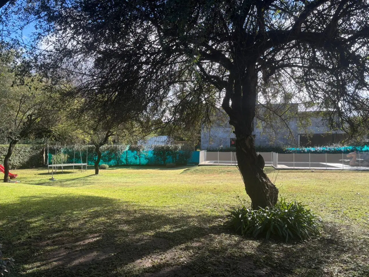 Casa en Alquiler en Altos del Golf | Gran Terreno | Piscina | 3 Dormitorios | Barrio Cerrado 3