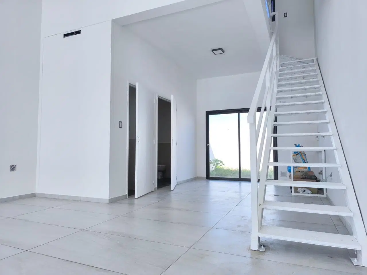 Venta DOCTA BOULEVARD Local Comercial ya rentado excelentes terminaciones 5