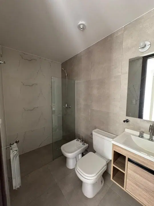 Venta- departamento de 2 dormitorios, a estrenar en el centro de Villa Carlos Pa 2