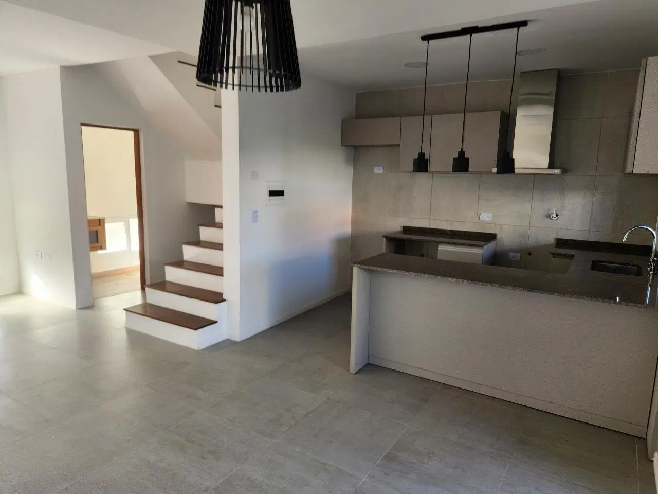 Dúplex en Docta Boulevard Etapa 2 con jardín y diseño moderno 4