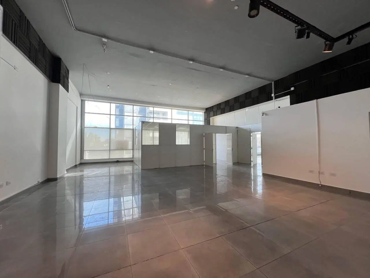 Oficina en Alquiler – 250 m² | La Diva de Gama | Av. Colón 3500 3