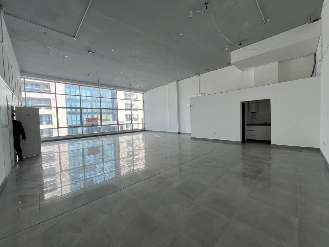 Foto de Oficina en Alquiler – 250 m² | La Diva de Gama | Av. Colón 3500, imagen 2