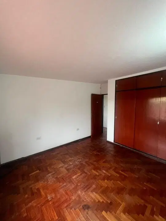 CASA EN VENTA 4 DORMITORIOS + ESCRITORIO BARRIO URCA - APTA CREDITO 3