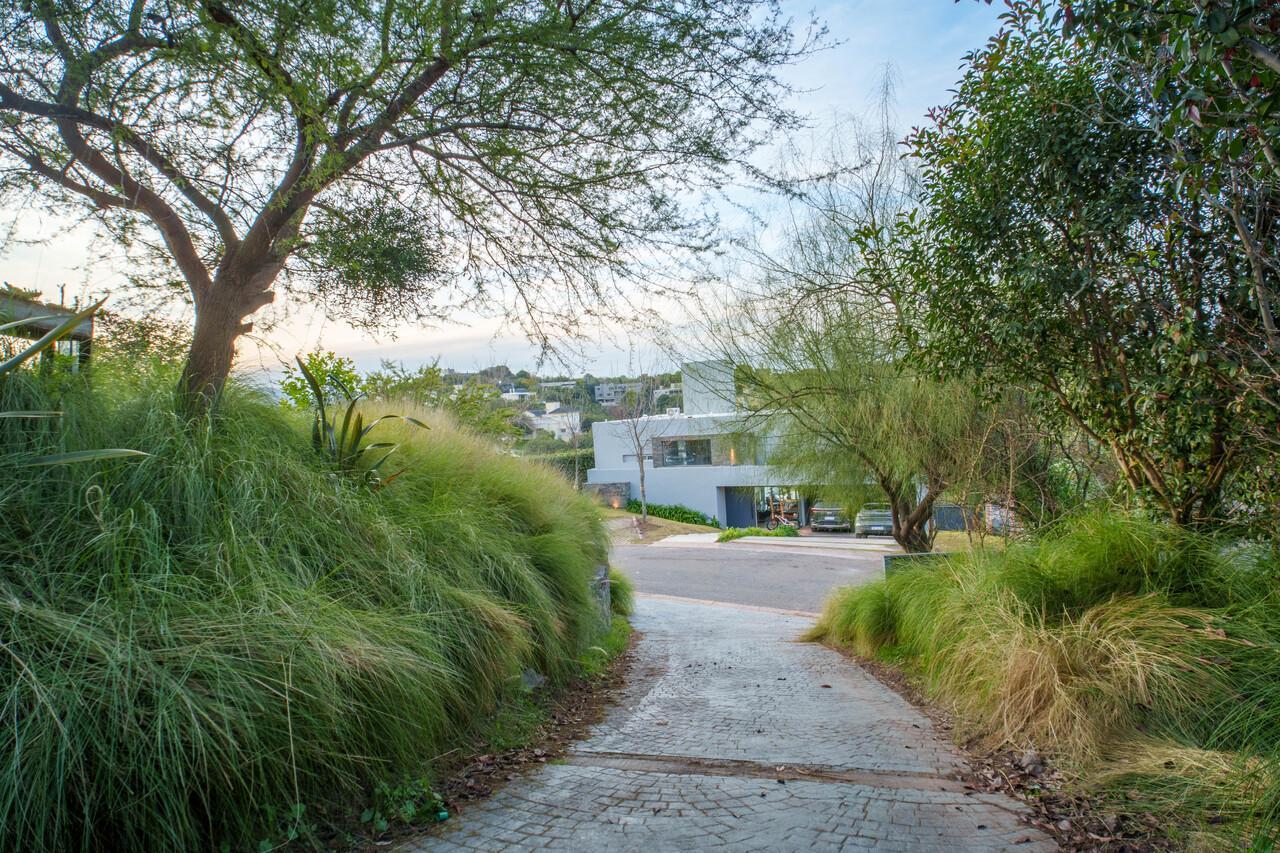 Venta Casa premium con vista ÚNICA a las sierras | Estancia Q2 | 4 suites + piscina | Domotizada