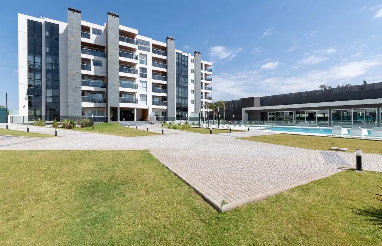 Venta de departamento 3 domitorios complejo MEDILAND 4