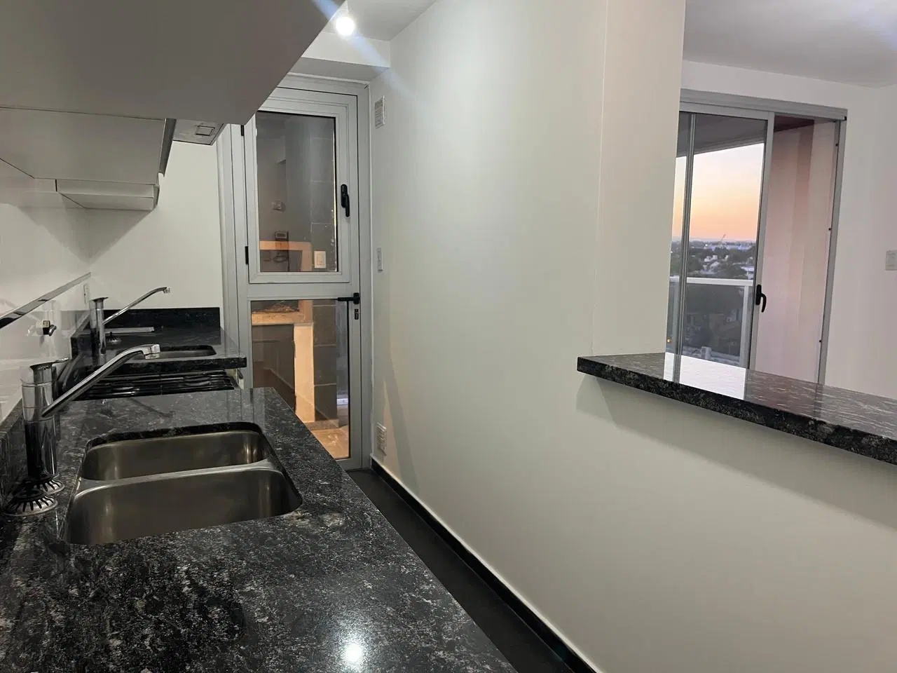 ALQUILER DEPARTAMENTO, URCA. 1 DORM., 1 COCHERA. AMENITIES 2