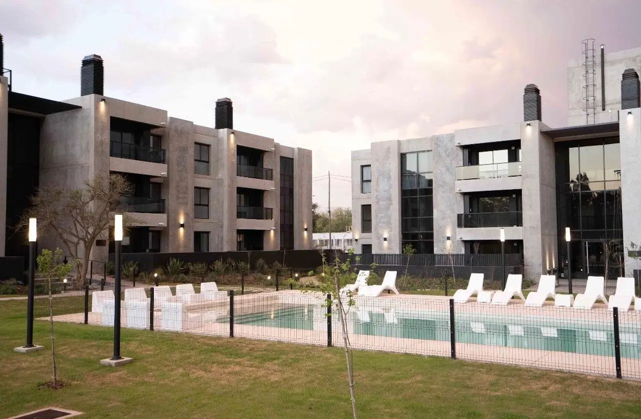 Venta de departamento 2 dormitorios, complejo Garderie 8