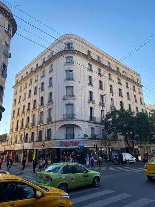Venta Dpto estilo francés – Av. Olmos – 186 m² - 3 Dorm + Escritorio + Dep Serv + Cochera (opcional) 2