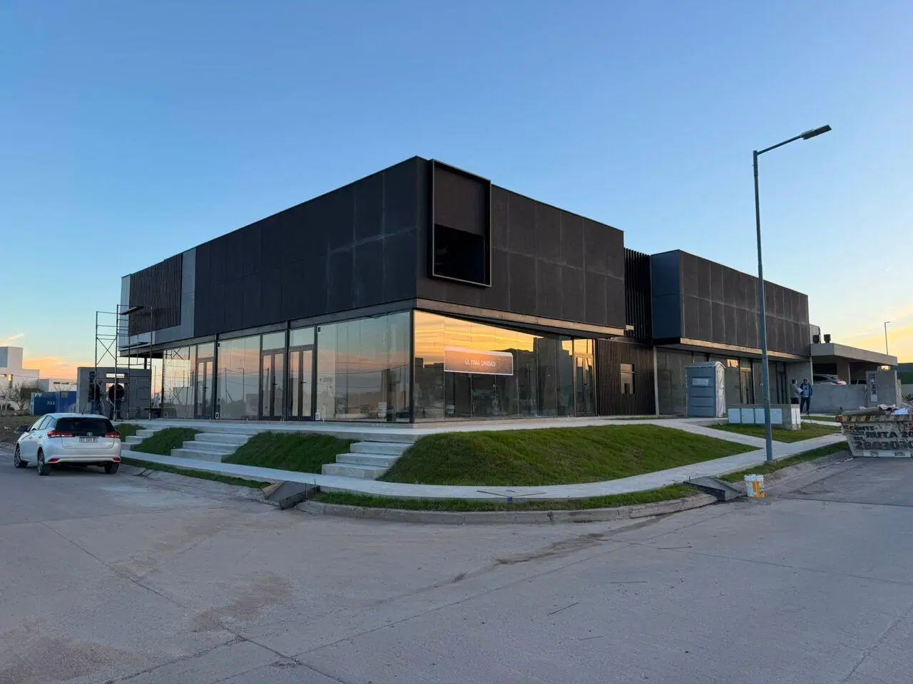 Venta local comercial esquina en Docta Urbanizacion. 65mts. Sobre Boulevard. 5