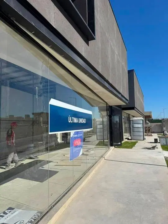 Venta local comercial esquina en Docta Urbanizacion. 65mts. Sobre Boulevard. 2