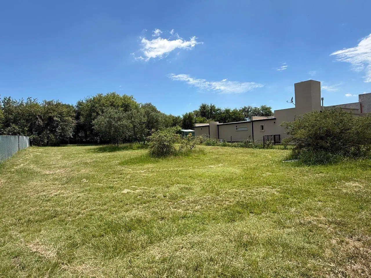 SE VENDE LOTE FONDO NORTE 1000 MTOS EN LA CERCANIA- MENDIOLAZA - ESCRITURA! 3