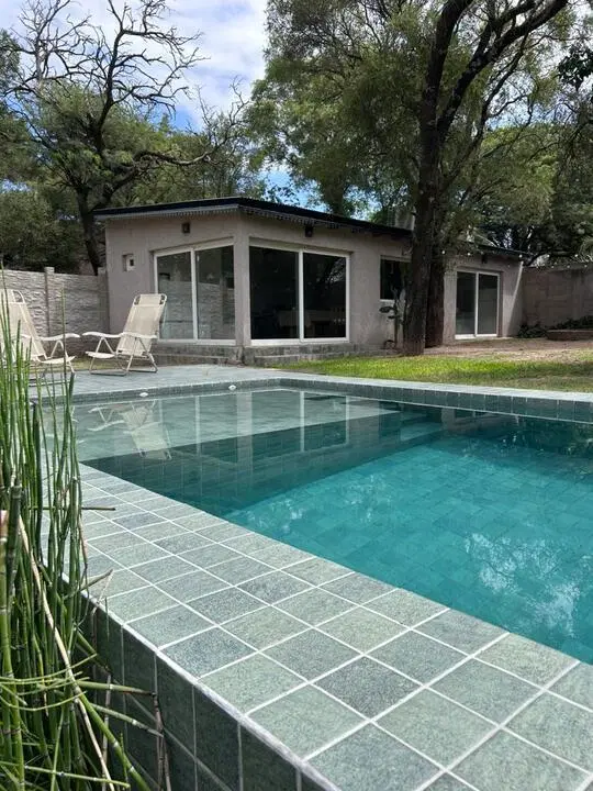 VENTA Casa en Villa Warcalde , 3 dormitorios; mas depto a refaccionar 1