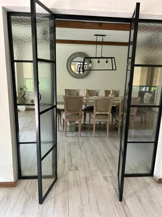 VENTA Casa en Villa Warcalde , 3 dormitorios; mas depto a refaccionar 2