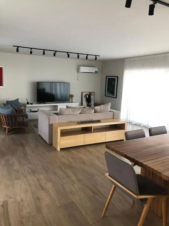 VENDO CASA MODERNA EN LA RUFINA. 4 DORM., PILETA 3