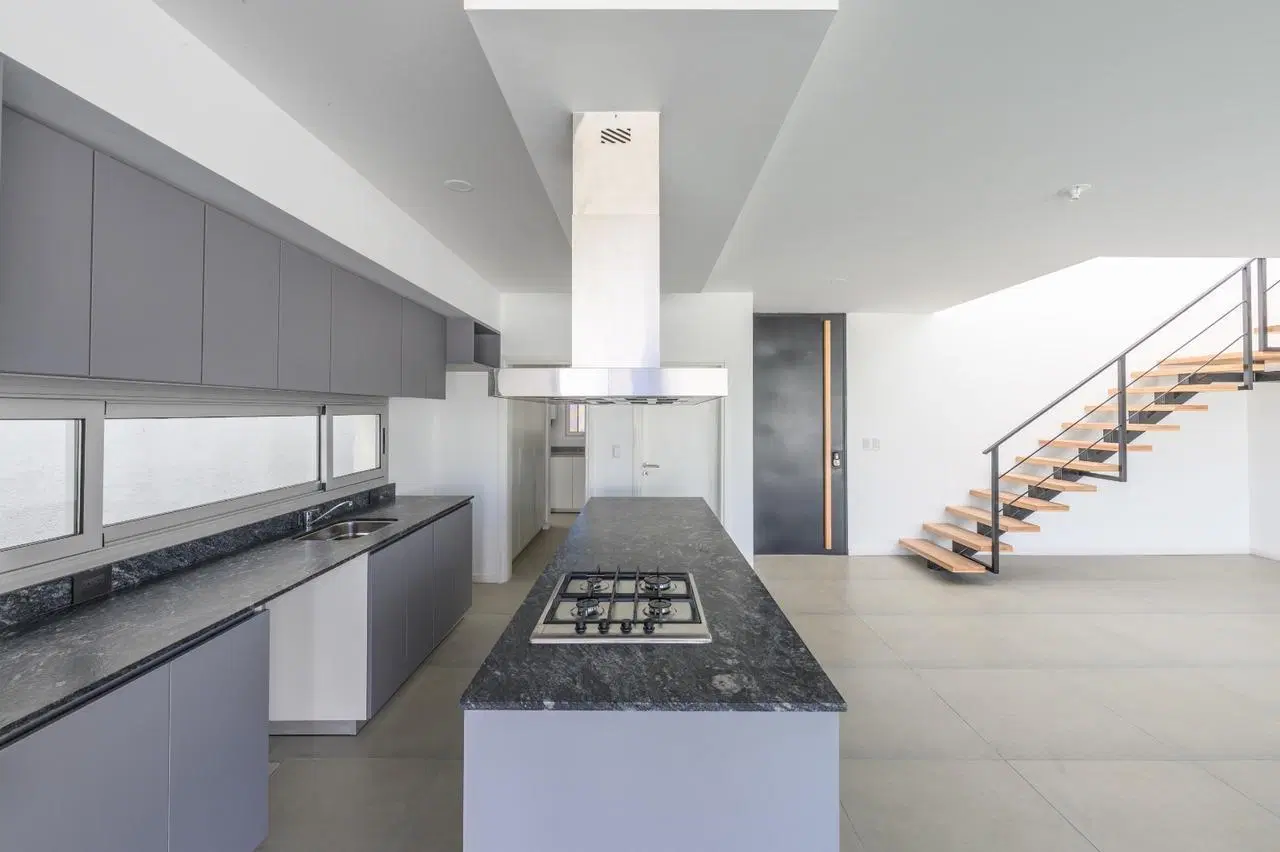 Casas en Venta en Housing | 3 Dormitorios | Patio Propio | Seguridad | Salida a Circunvalación en 2´ 4