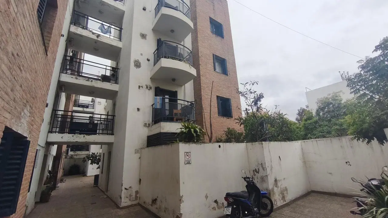VENTA DEPARTAMENTO 1 DORMITORIO PB ALTO ALBERDI 5