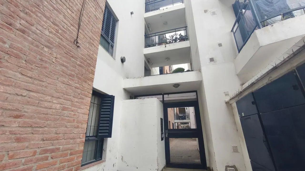 VENTA DEPARTAMENTO 1 DORMITORIO PB ALTO ALBERDI 2