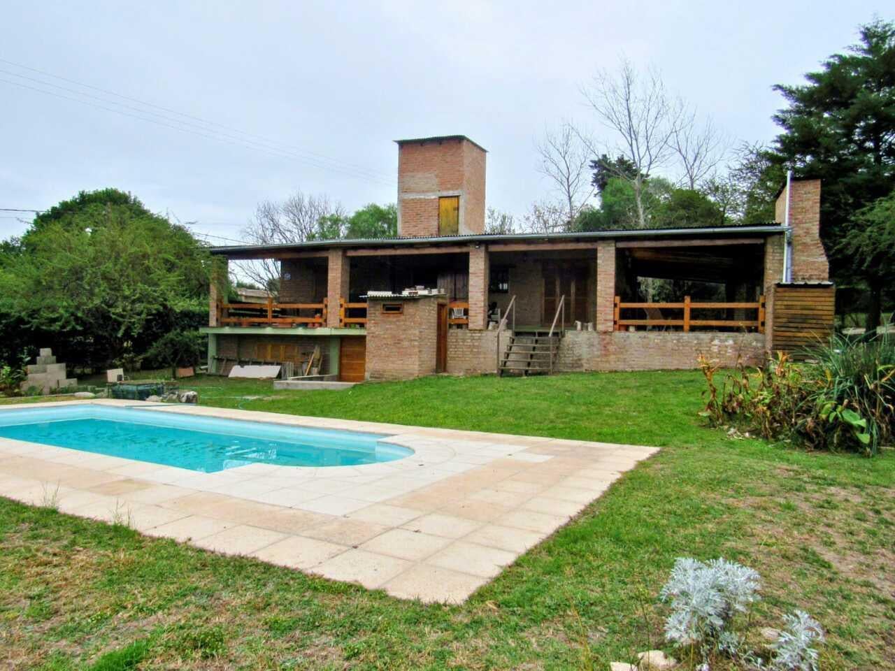 VENTA CASA 3 DORMITORIOS SIERRAS de CORDOBA CON PILETA