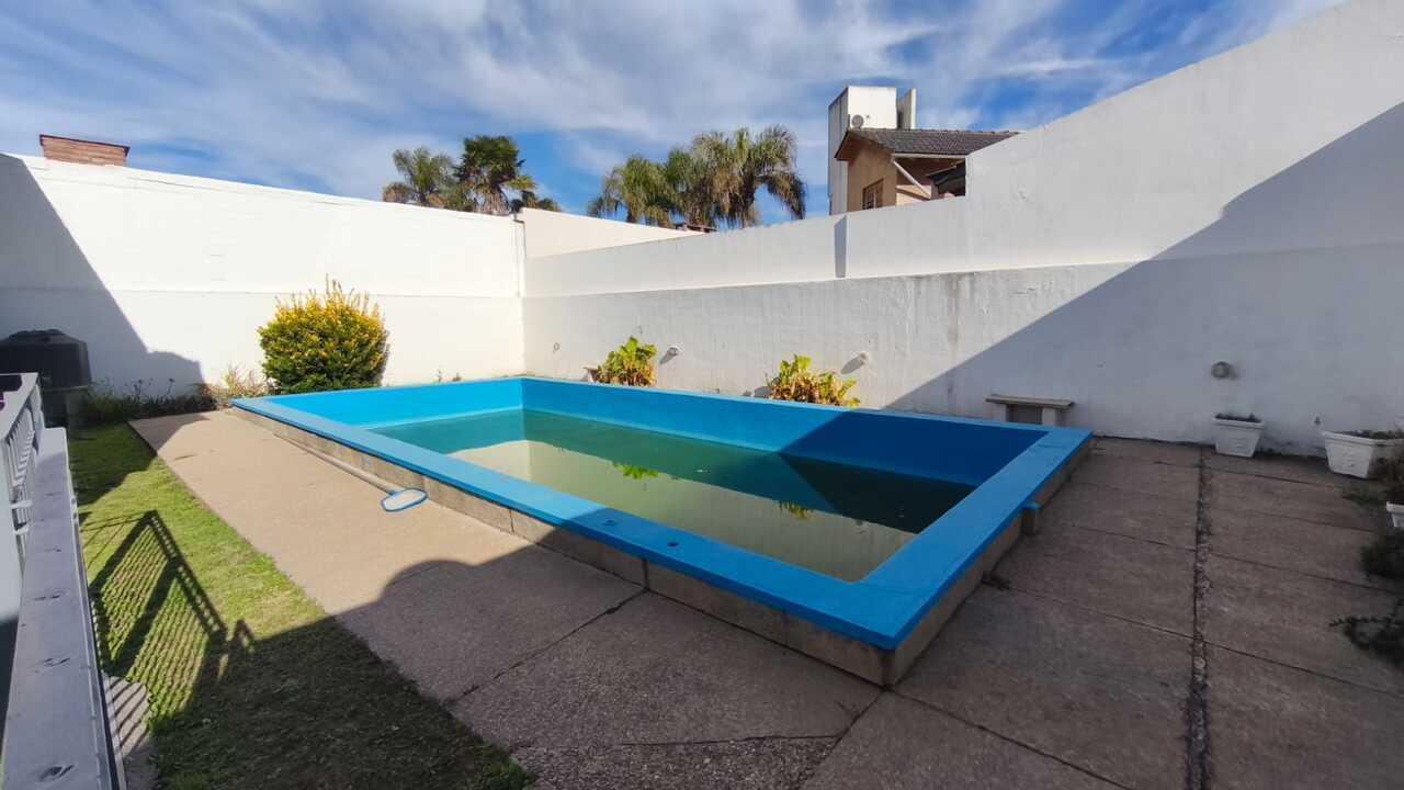 Foto de VENTA DUPLEX en HOUSING CARLOS PAZ 2 DORM, imagen 1